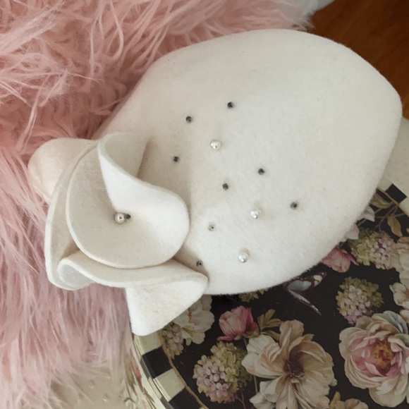 Custom Fascinator. Winter wonderland - Picture 2 of 7